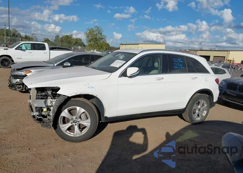 2017 Mercedes-Benz Glc 300 4Matic z USA, uszkodzony, nr VIN WDC0G4KB2HV012242